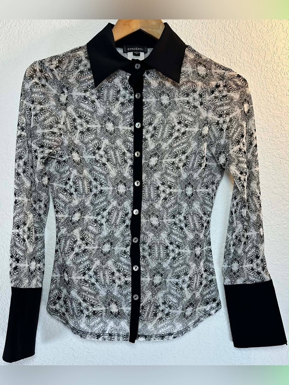 bebe Black & White Mesh Patterned Long-Sleeve Button Shirt
